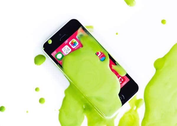 smartphone_in_green